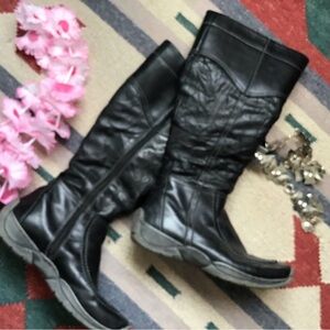 Ozzie black leather soft wool lined boots,made in Italy sz 7